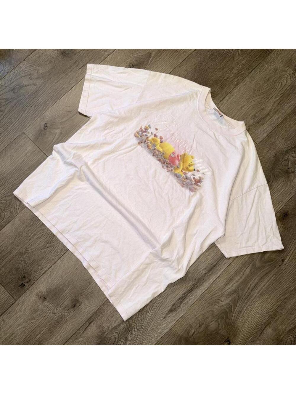 2000s Disney Winnie the Pooh Graphic Tee